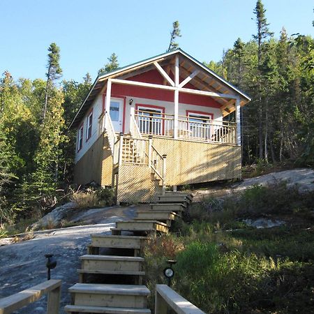 Chalet De La Montagne Villa Tadoussac Bagian luar foto
