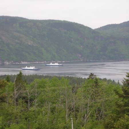 Chalet De La Montagne Villa Tadoussac Bagian luar foto