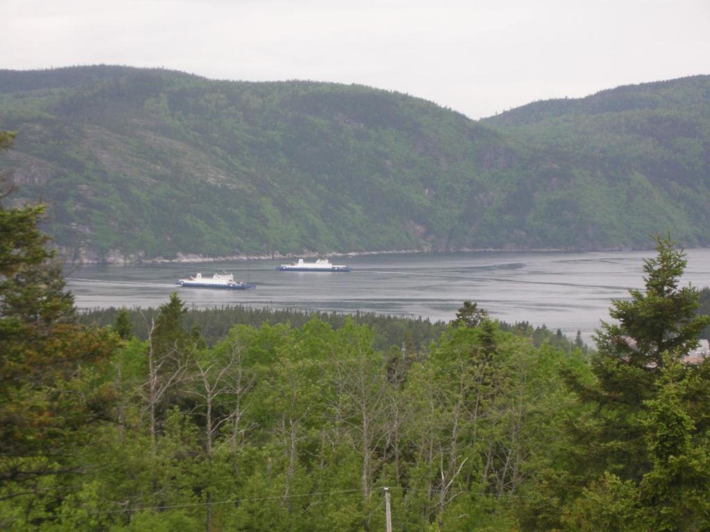 Chalet De La Montagne Villa Tadoussac Bagian luar foto
