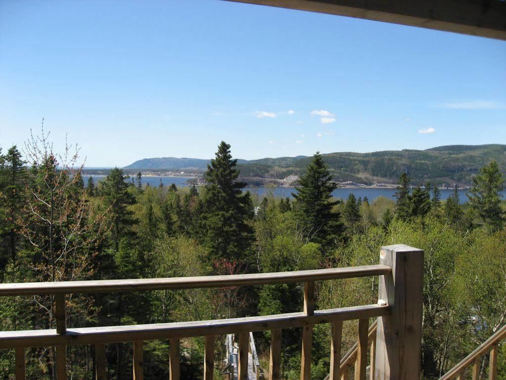 Chalet De La Montagne Villa Tadoussac Bagian luar foto